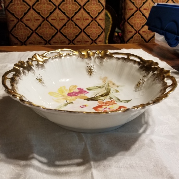 Rare Antique RS Prussia molded grapes hand painted large bowl and 4 smaller ones - Picture 4 of 16